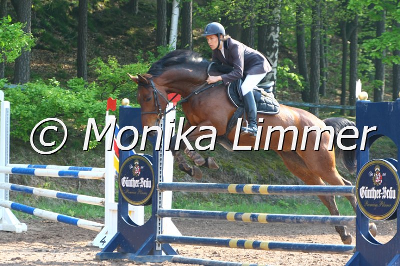 103M3052_Upper Class_Springpf A.JPG